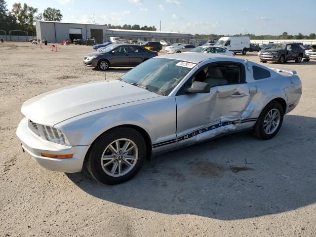 2005 Ford Mustang 