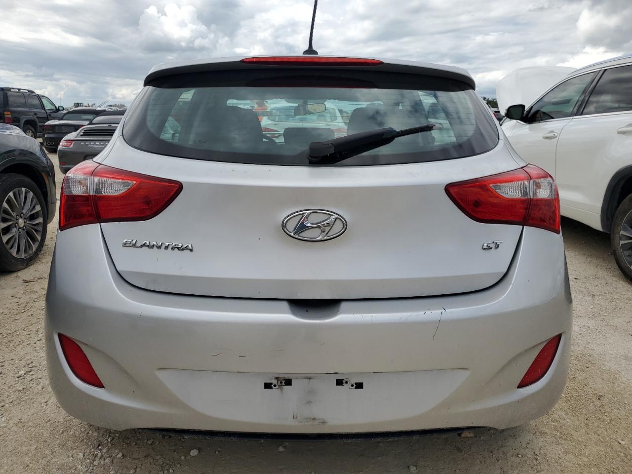 KMHD35LH2HU374925 2017 Hyundai Elantra Gt