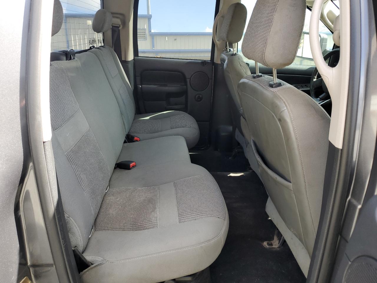 2004 Dodge RAM - Image 10