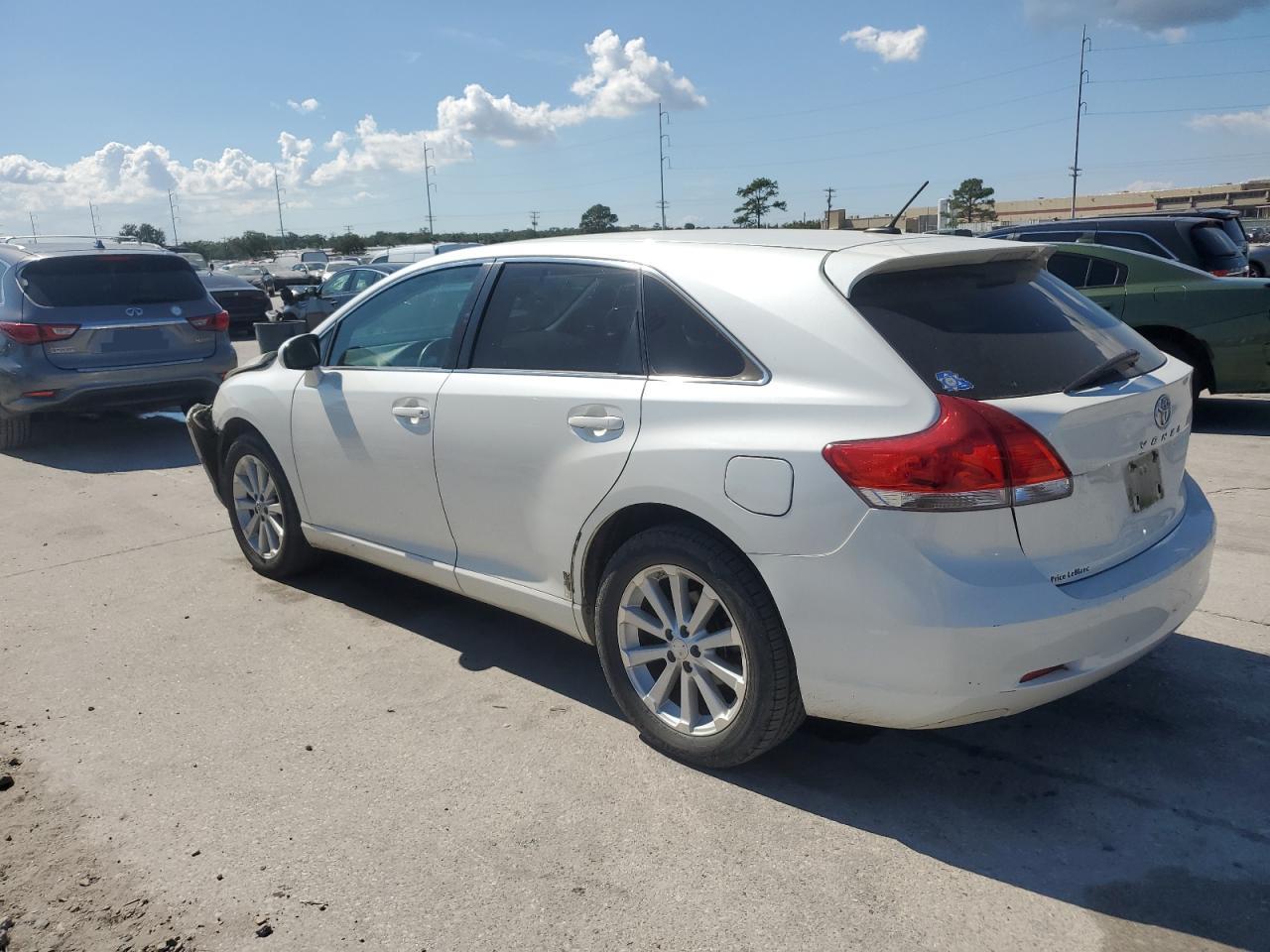 2009 Toyota Venza - Image 2