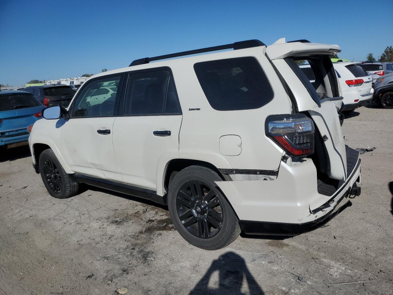 VIN JTEBU5JR1K5695503 2019 TOYOTA 4RUNNER no.2