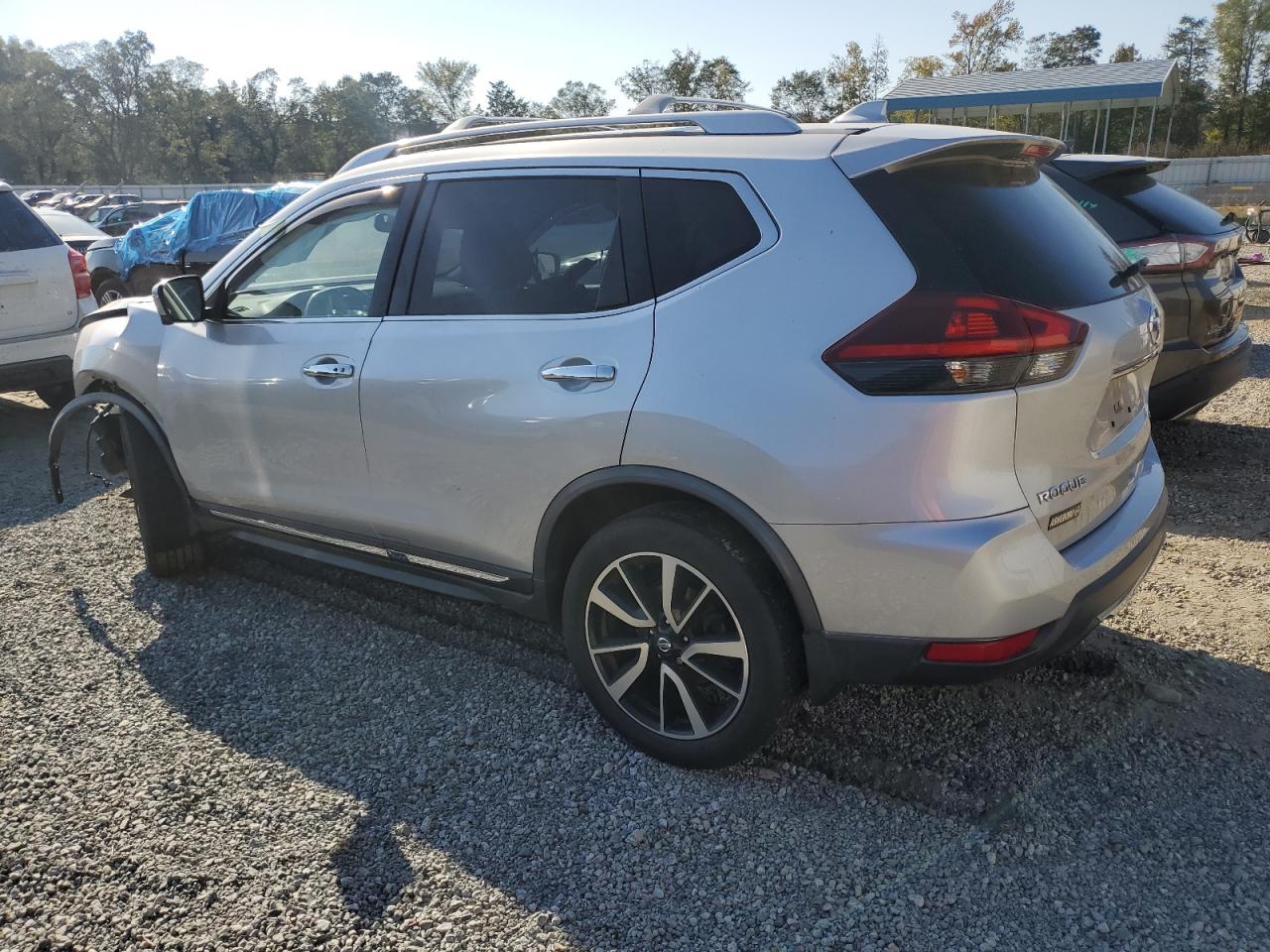 2018 Nissan Rogue - Image 2