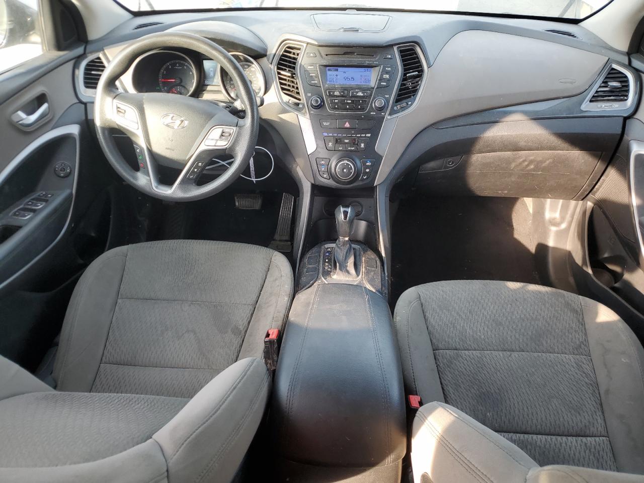 2016 Hyundai Santa Fe - Image 8