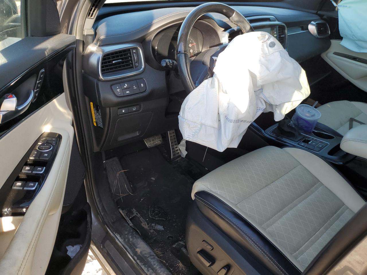 2017 Kia Sorento - Image 8