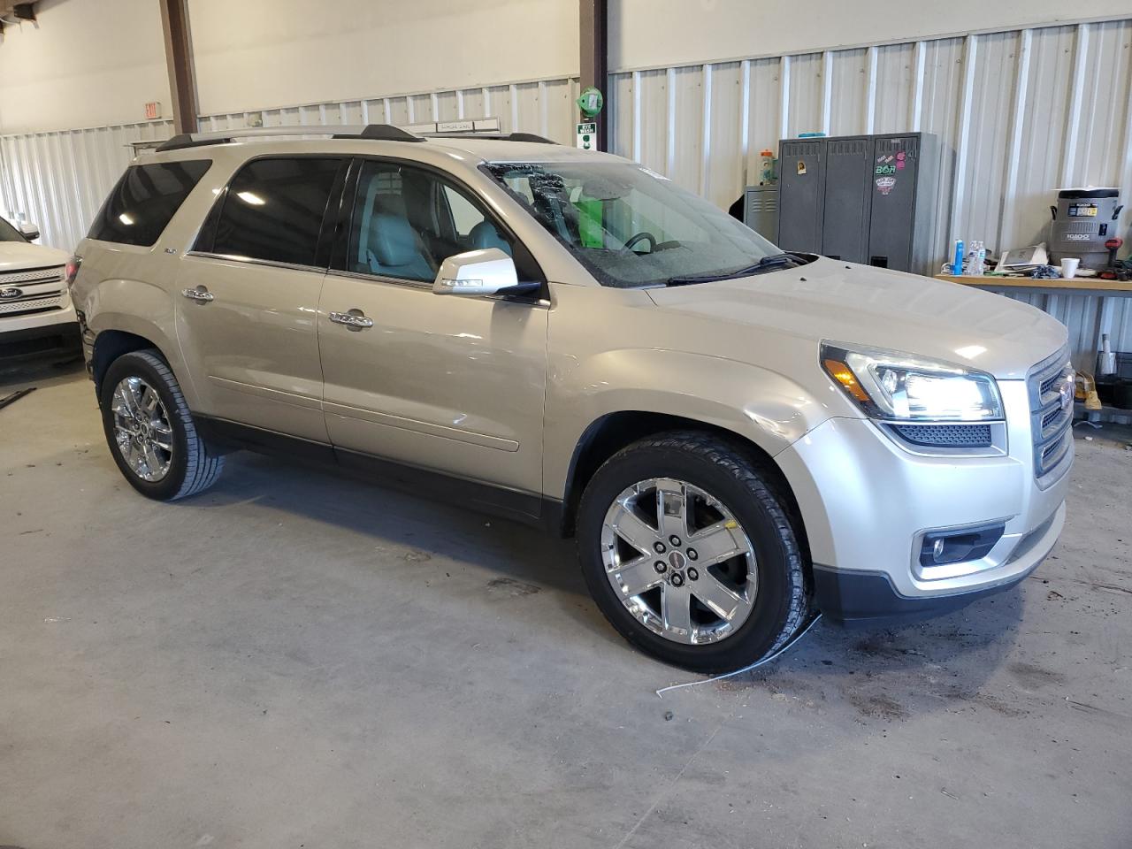 2017 GMC Acadia - Image 4