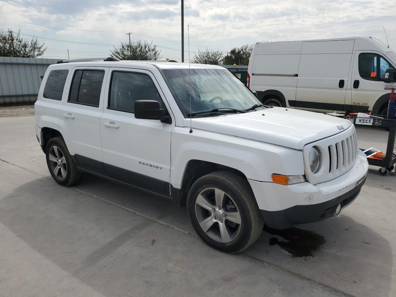 VIN 1C4NJPFA4GD659830 2016 JEEP PATRIOT no.4