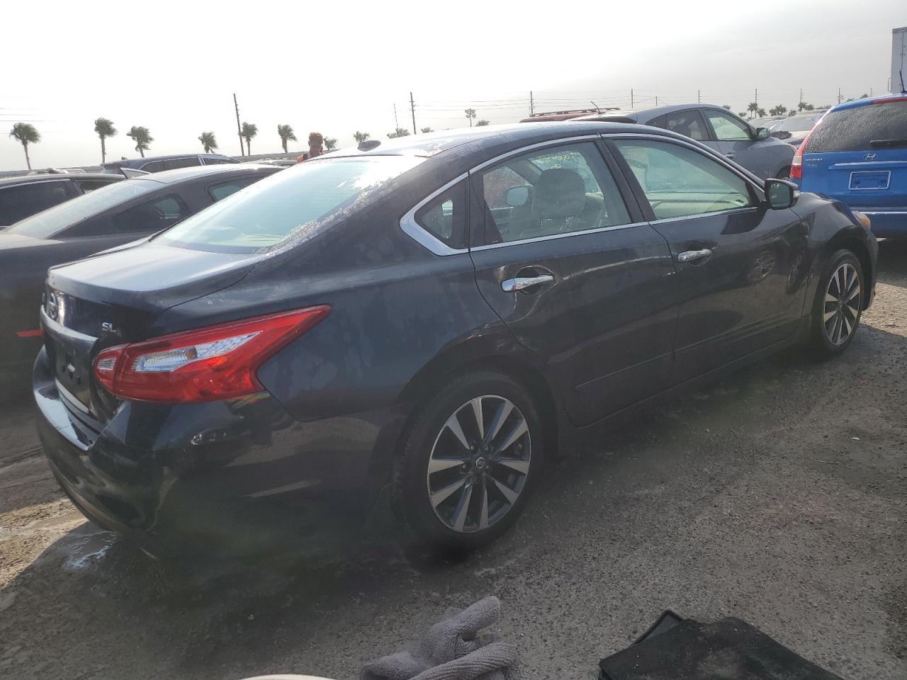 2016 Nissan Altima - Image 3