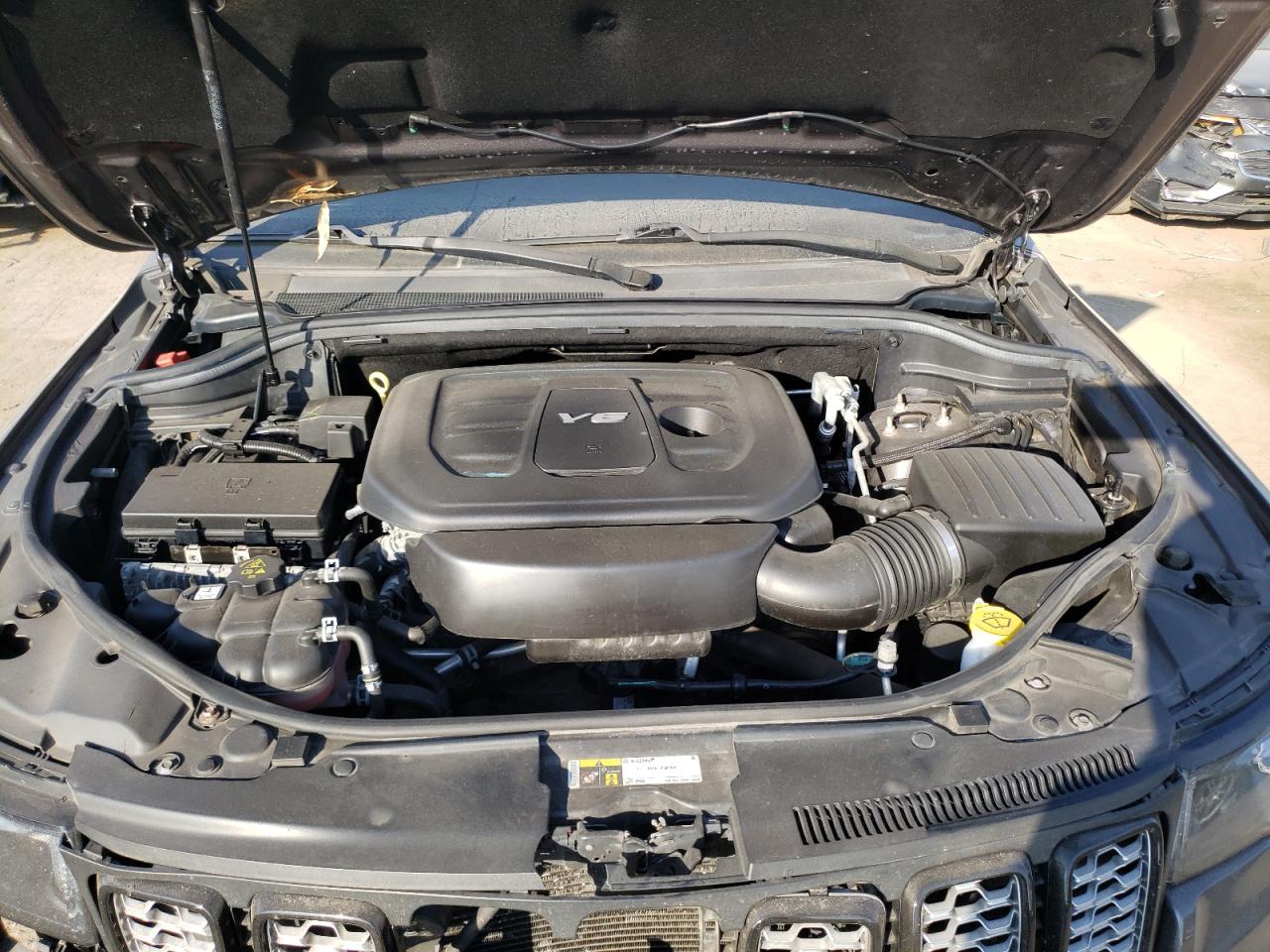 2019 Jeep Grand Cherokee - Image 12