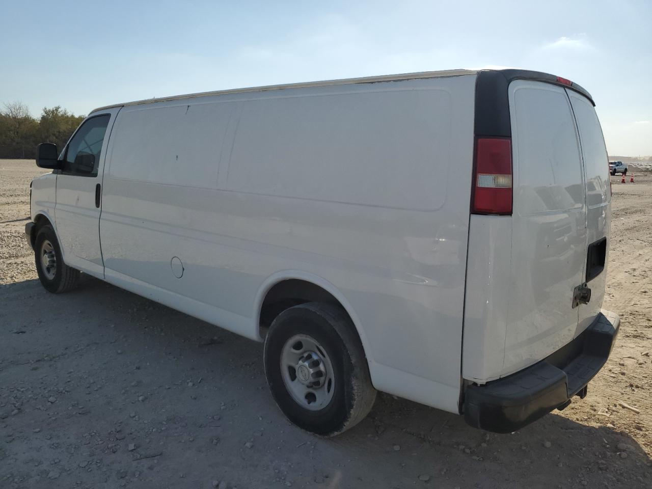 VIN 1GCWGGCA5E1148570 2014 CHEVROLET EXPRESS no.2