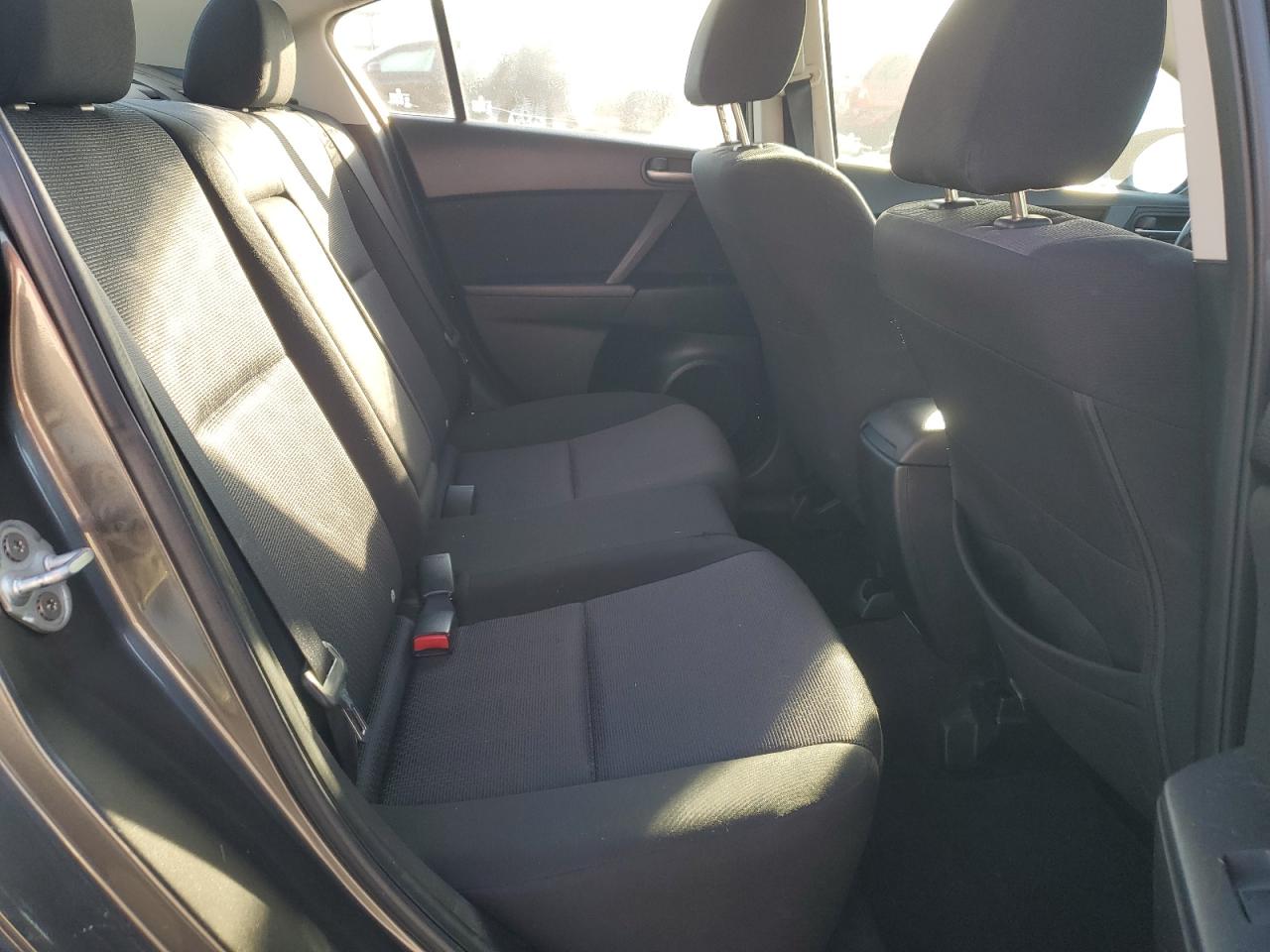 2010 Mazda 3 - Image 10
