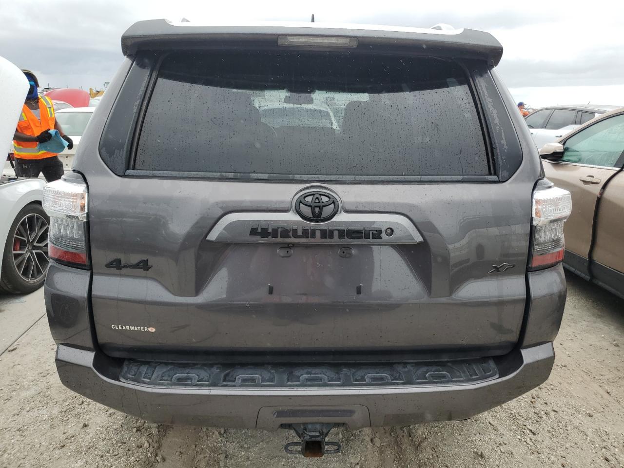 2018 Toyota 4Runner Sr5/Sr5 Premium VIN: JTEBU5JRXJ5608227 Lot: 76401134