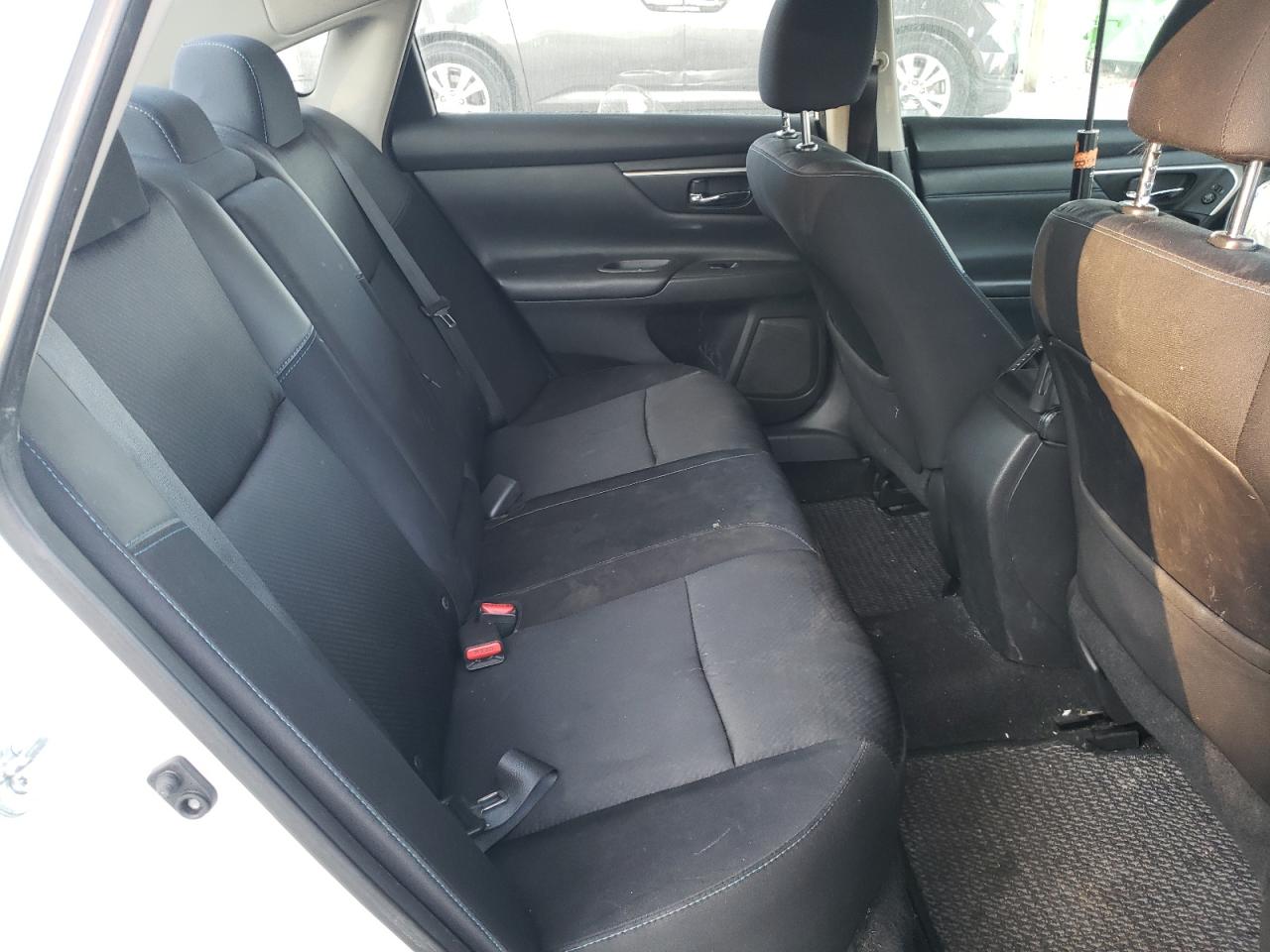 2016 Nissan Altima - Image 10
