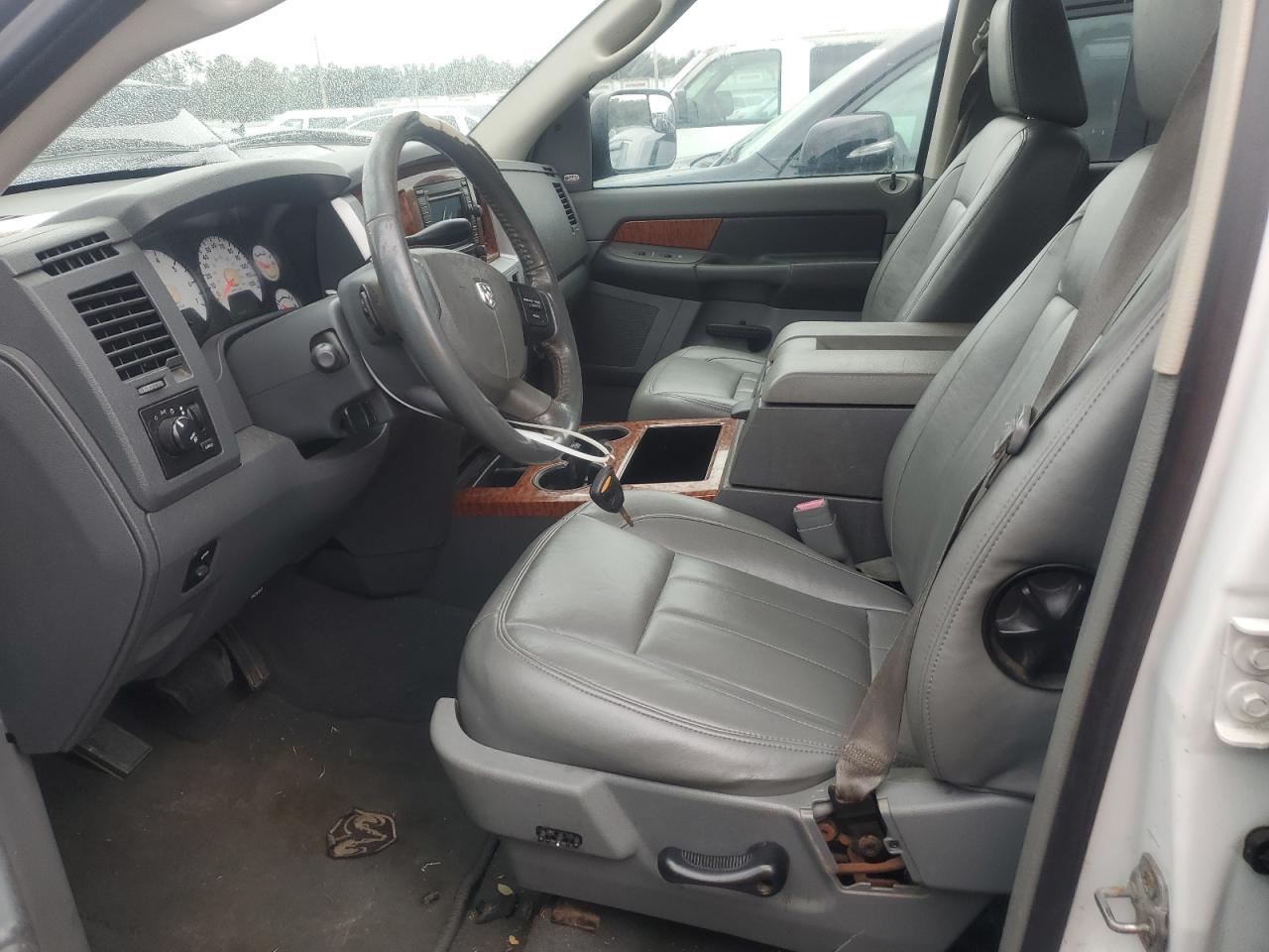 2007 Dodge RAM - Image 7
