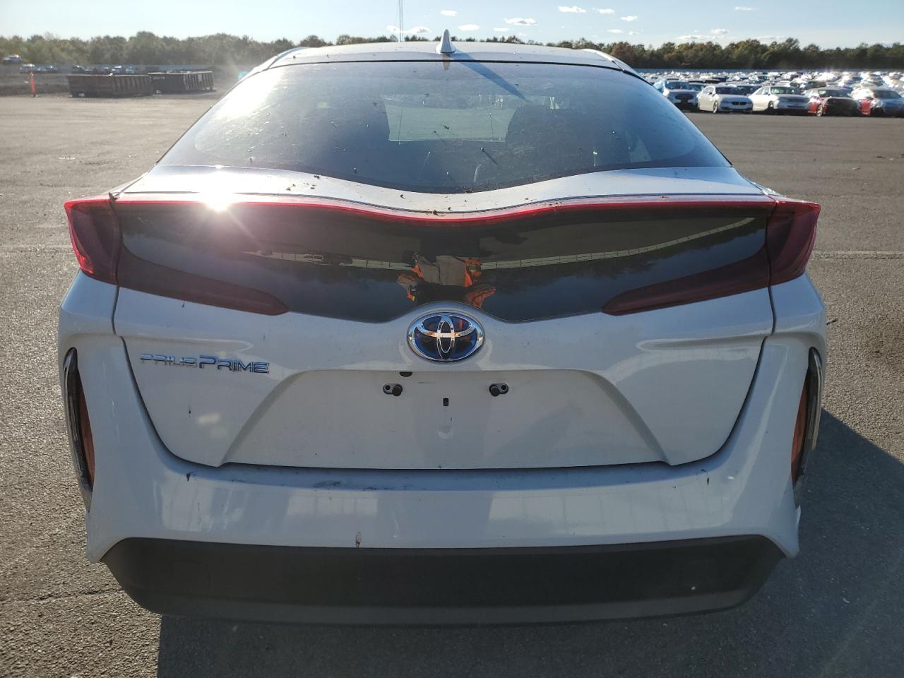 2018 Toyota Prius Prime VIN: JTDKARFP4J3099050 Lot: 74497514