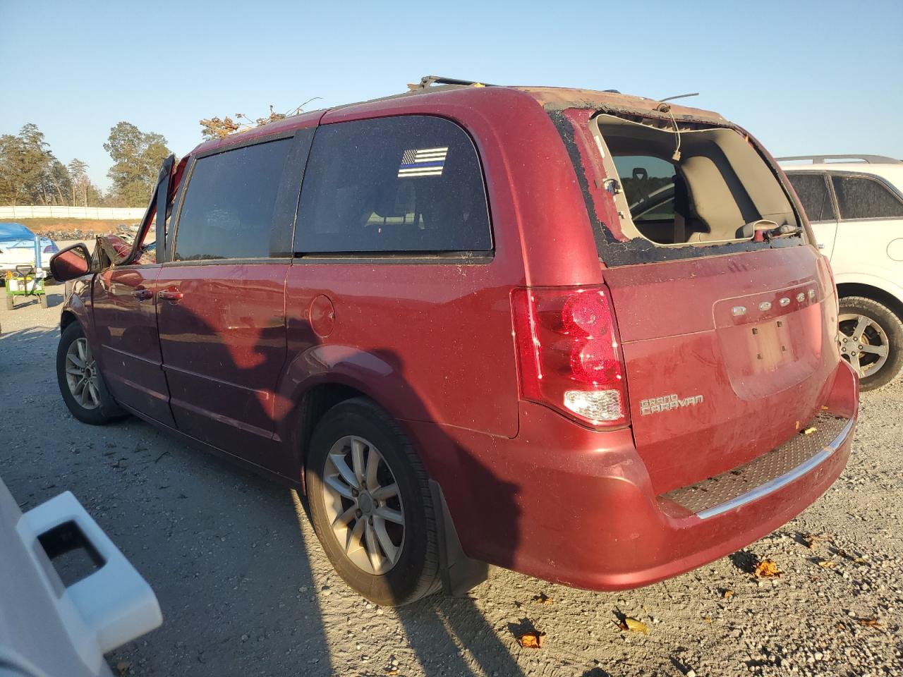 2015 Dodge Caravan - Image 2