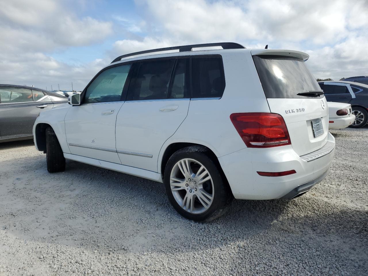 VIN WDCGG5HB1DG010265 2013 MERCEDES-BENZ GLK-CLASS no.2