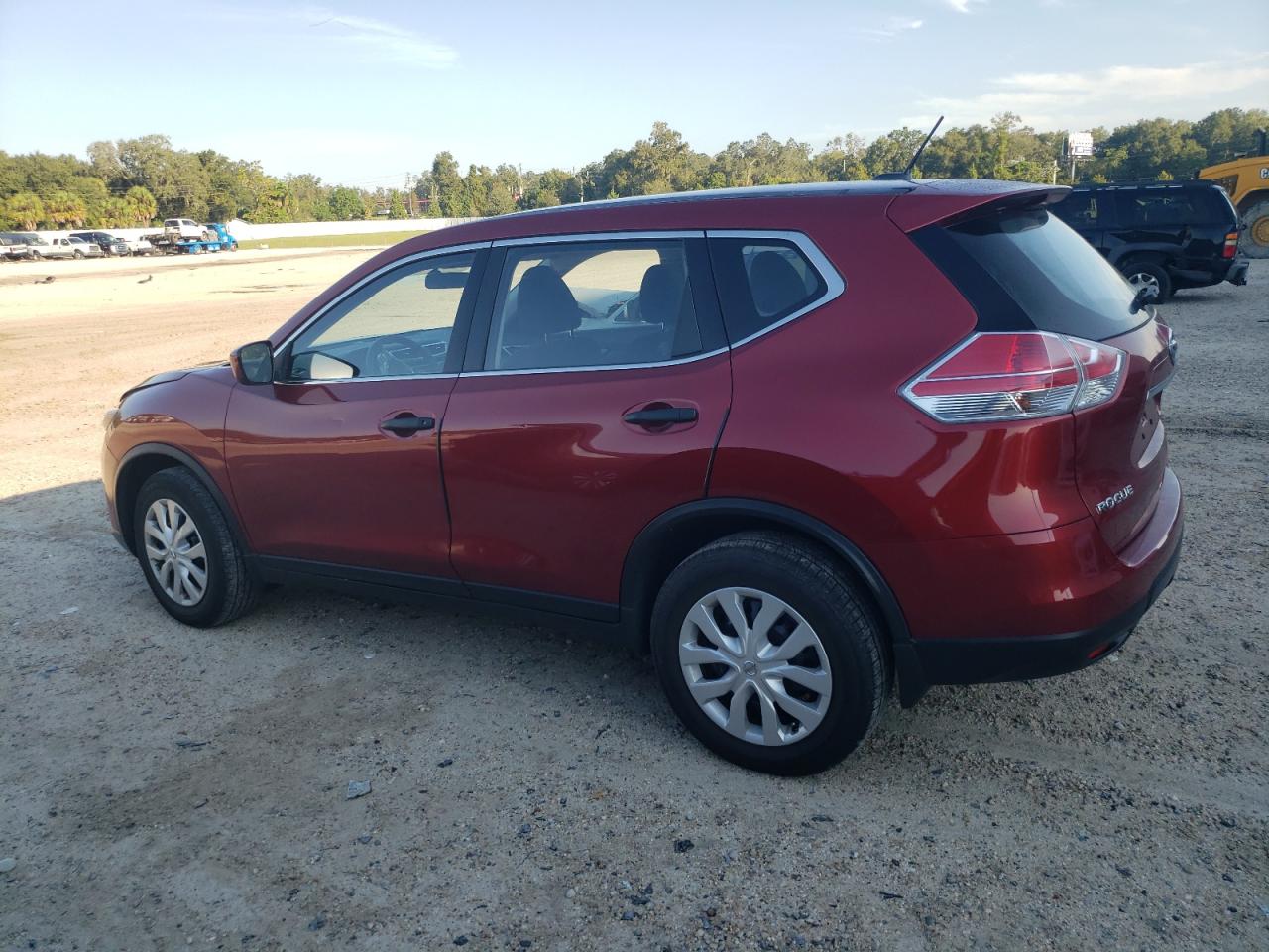 JN8AT2MT5GW017366 2016 NISSAN ROGUE - Image 2