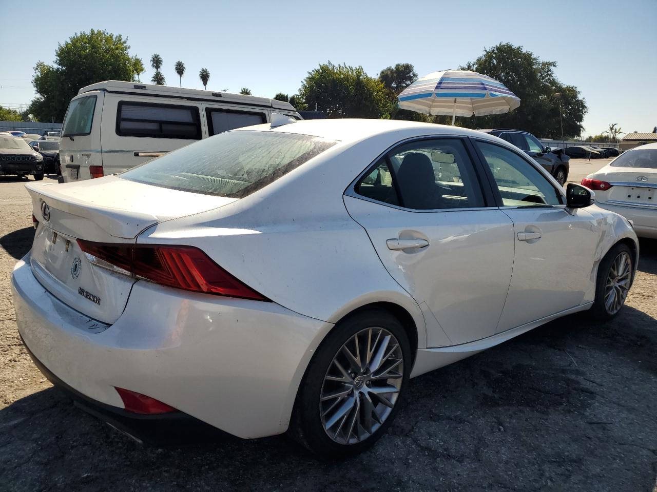 2017 Lexus IS - Image 3