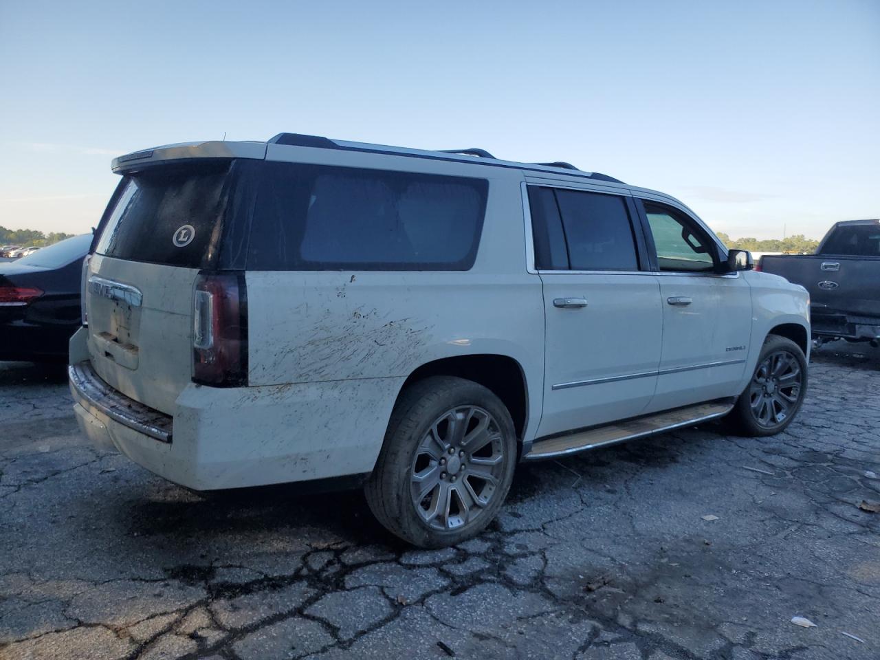2015 GMC Yukon - Image 3
