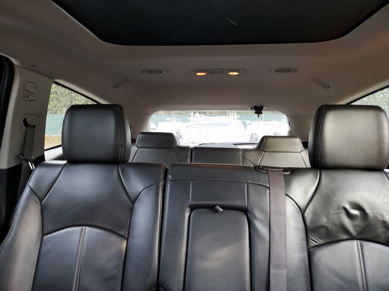 2015 Chevrolet Traverse - Image 10