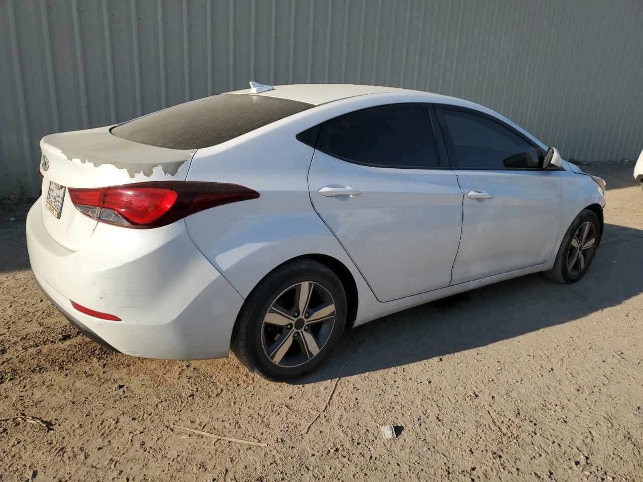 VIN 5NPDH4AE6GH757798 2016 HYUNDAI ELANTRA no.3