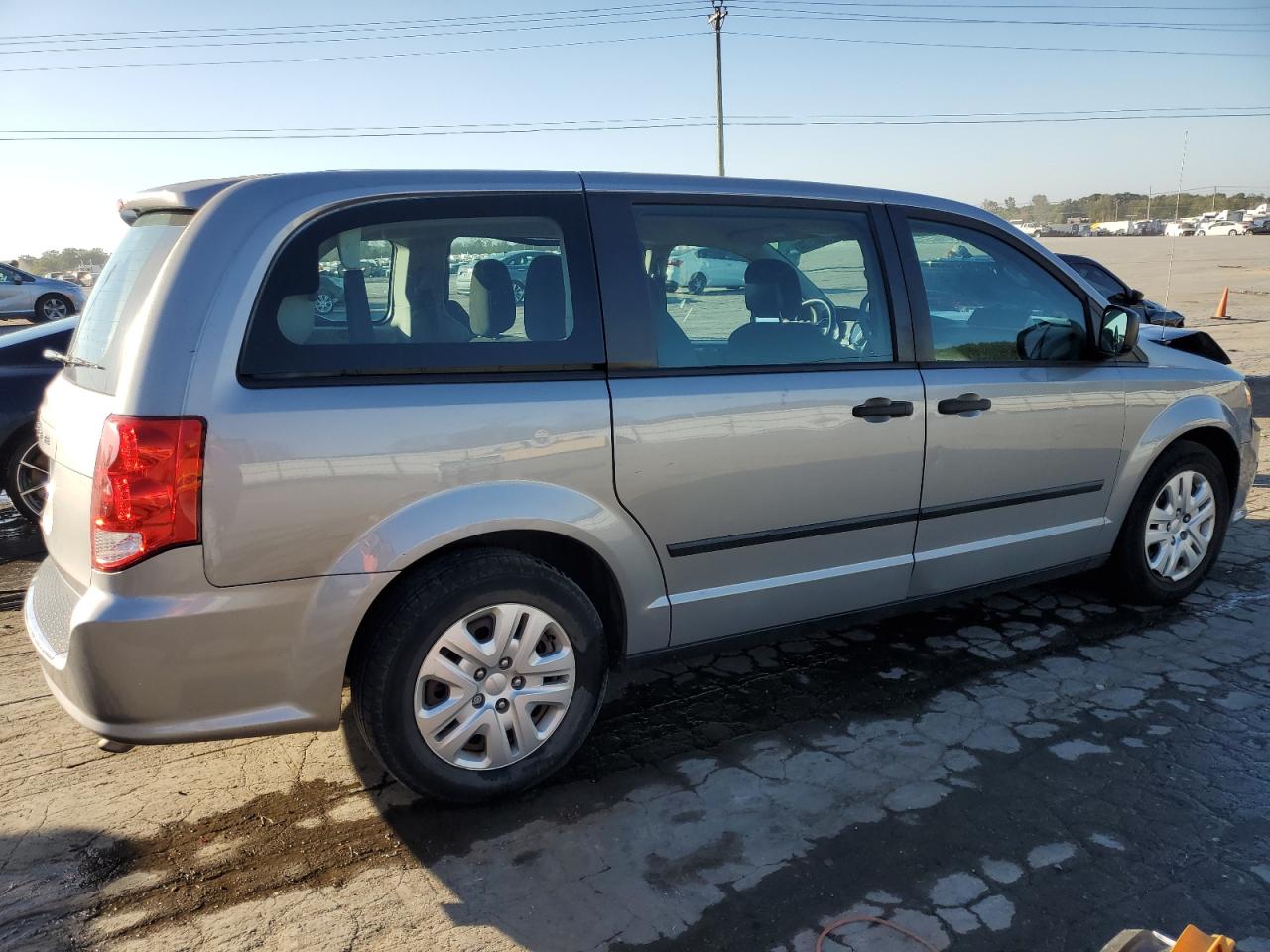 2015 Dodge Caravan - Image 3