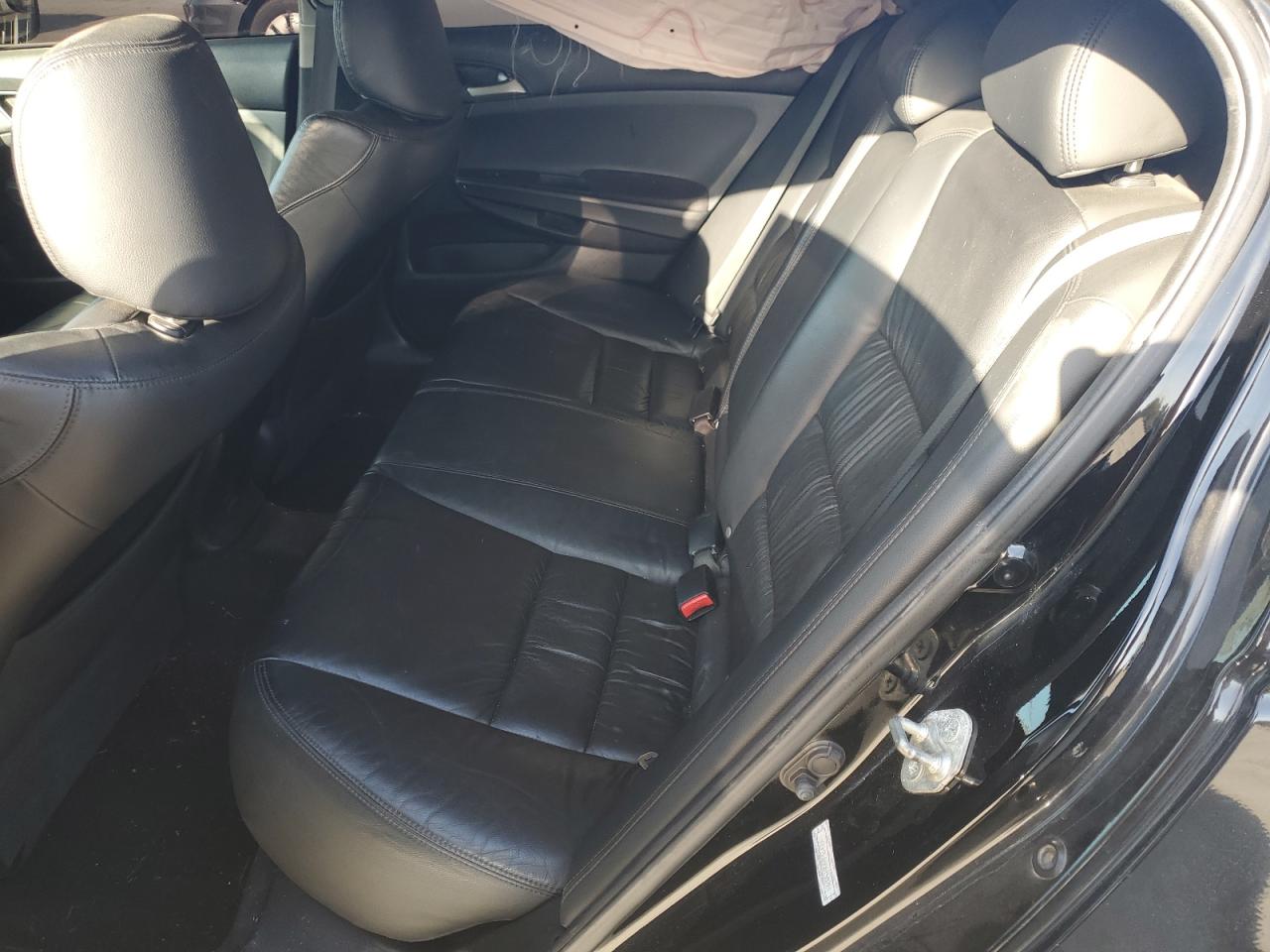2012 Honda Accord - Image 10