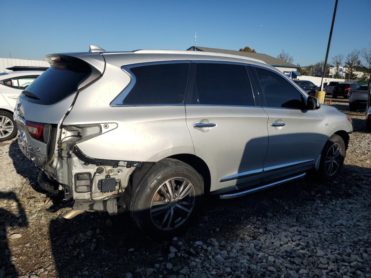 VIN 5N1DL0MM9HC509077 2017 INFINITI QX60 no.3