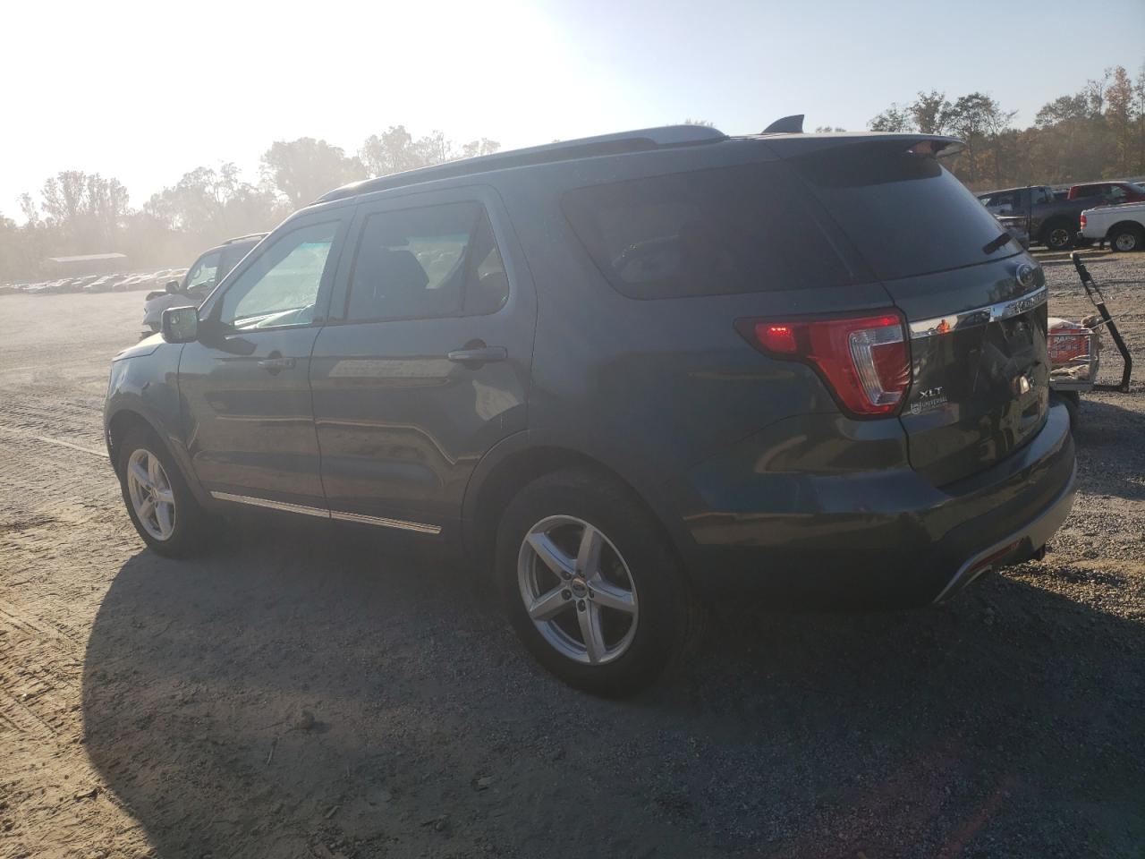 2016 Ford Explorer - Image 2