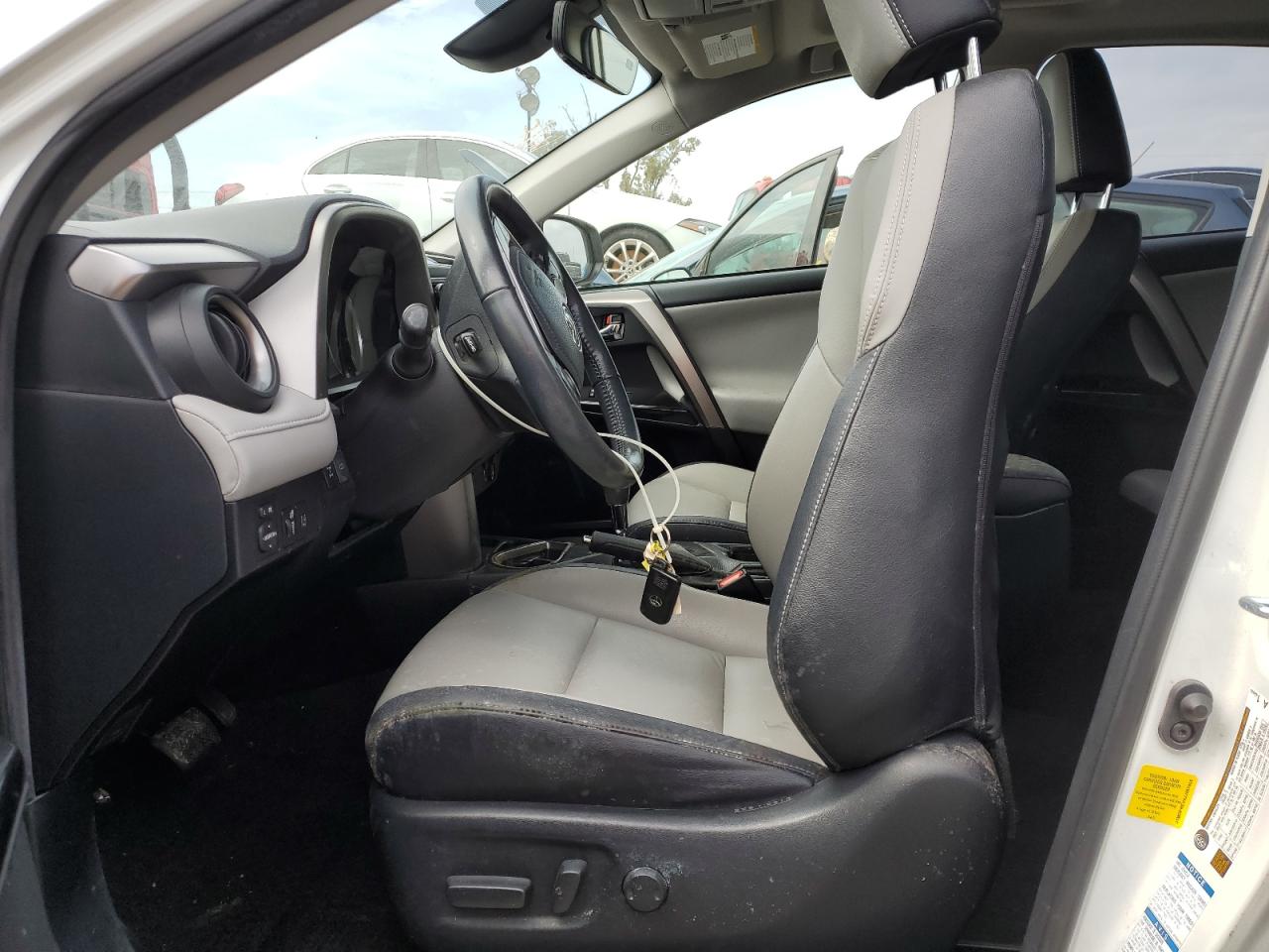 2018 Toyota RAV 4 - Image 7
