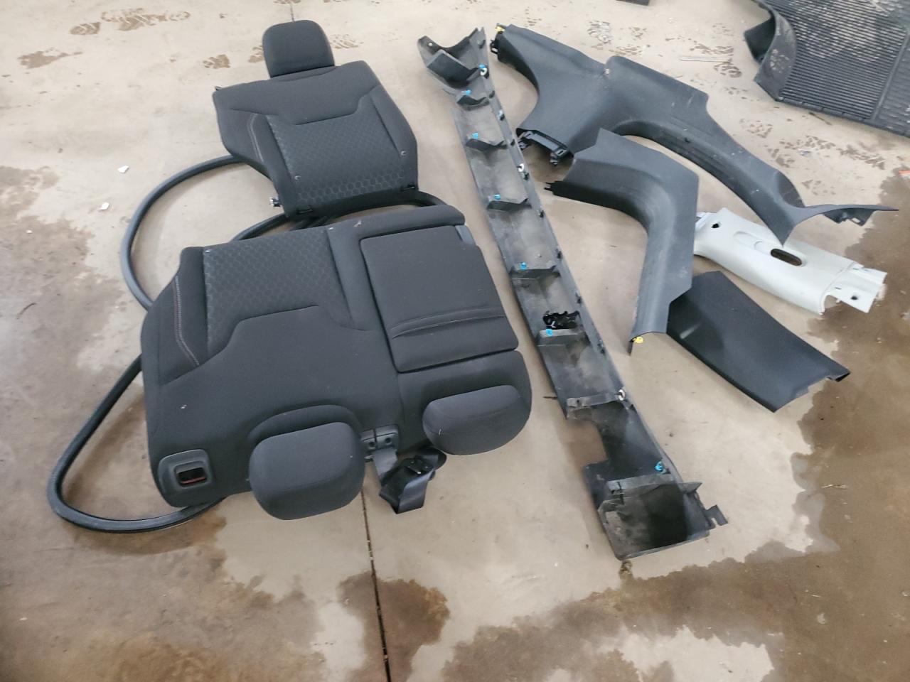 2018 Jeep Compass - Image 13