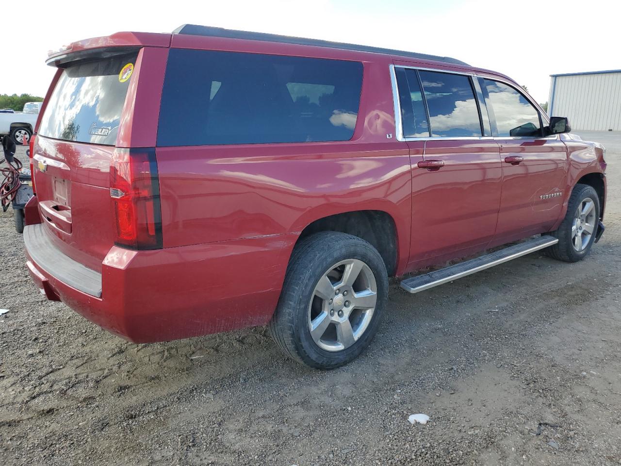 VIN 1GNSCJKC5FR234613 2015 CHEVROLET SUBURBAN no.3