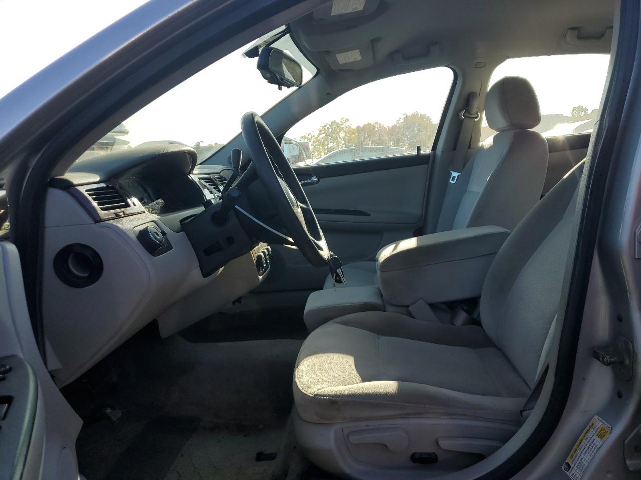 2008 Chevrolet Impala - Image 7