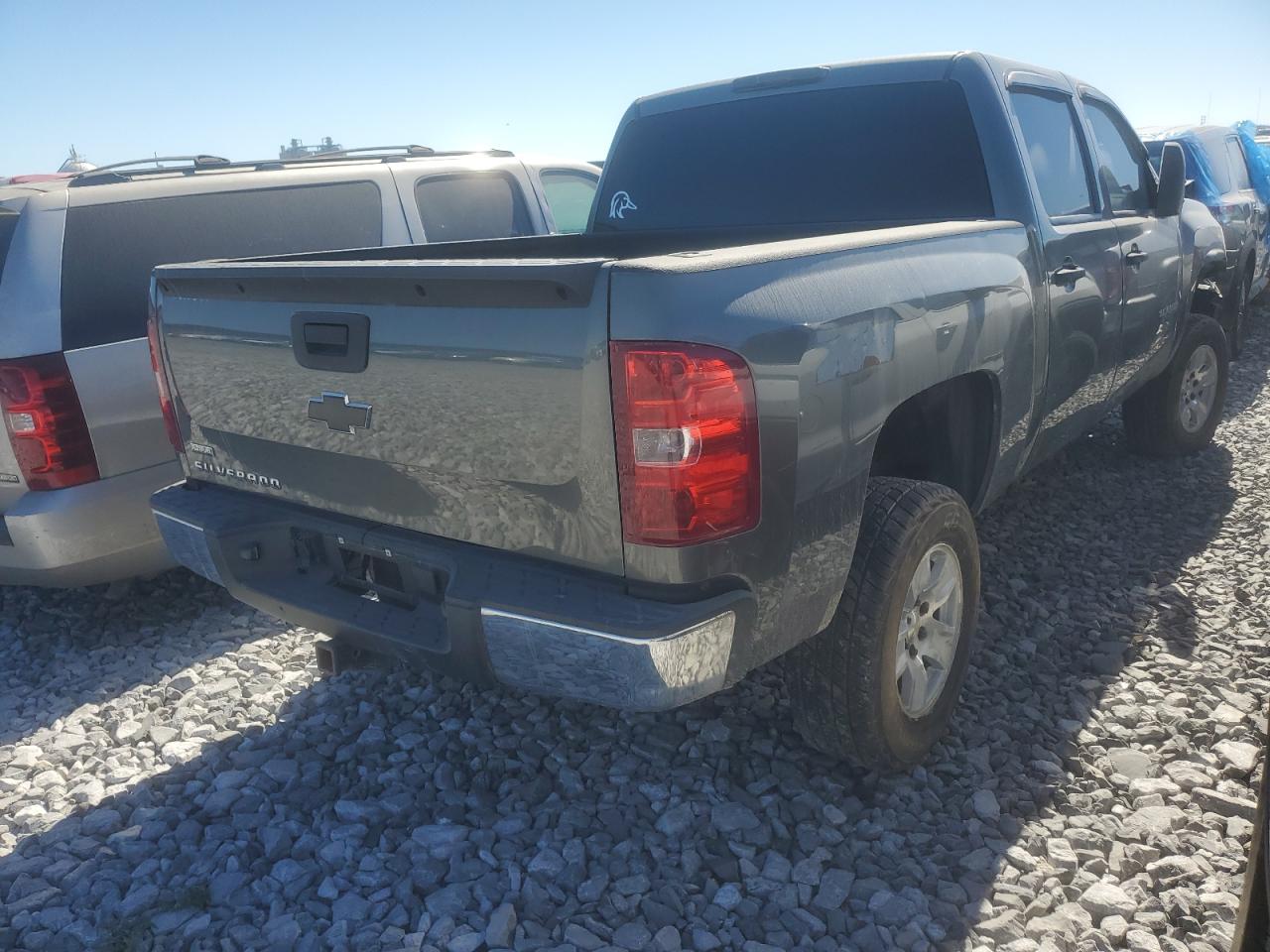 2011 Chevrolet Silverado - Image 3