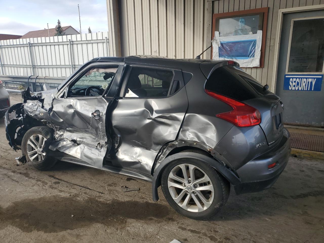 2011 Nissan Juke - Image 2