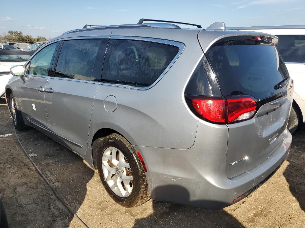 2020 Chrysler Pacifica - Image 2