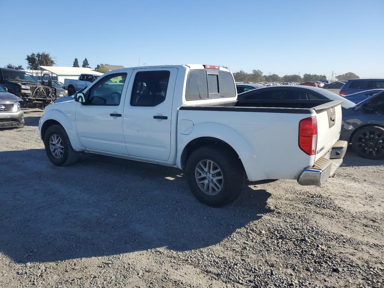 2016 Nissan Navara (Frontier) - Image 2