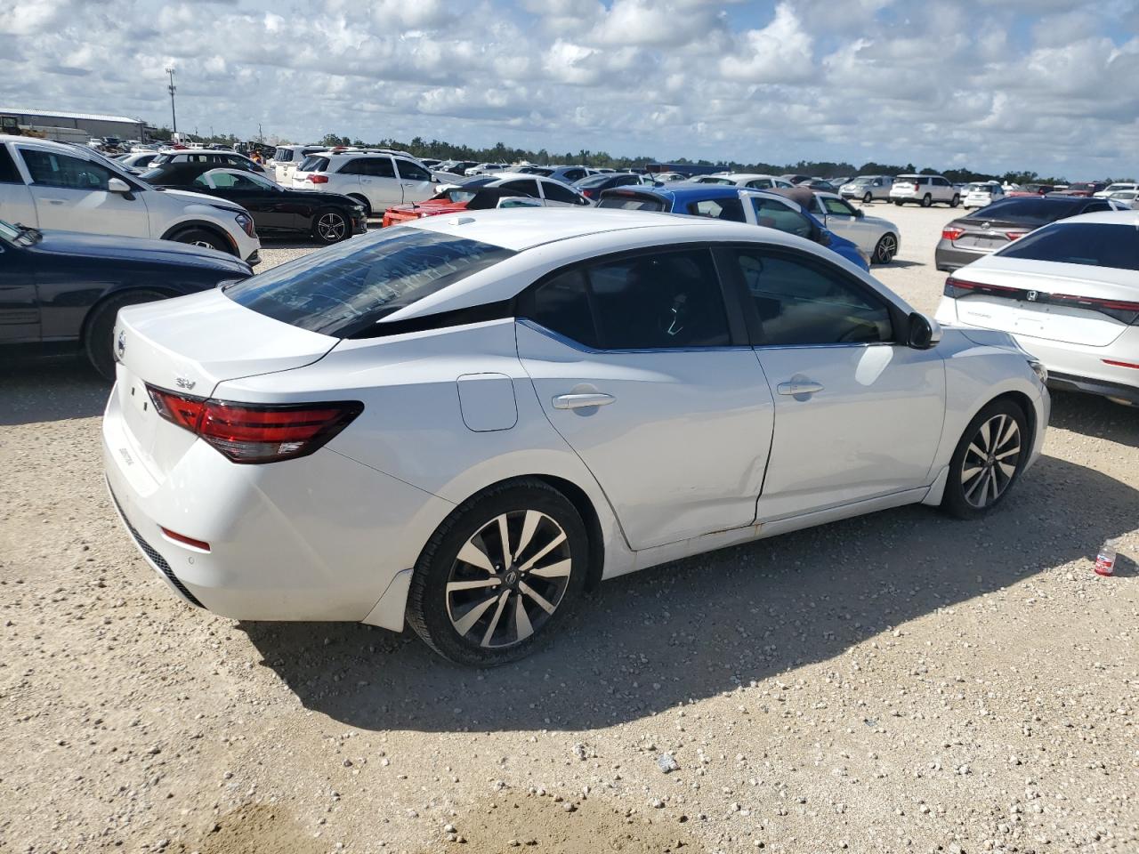 2020 Nissan Sentra - Image 3