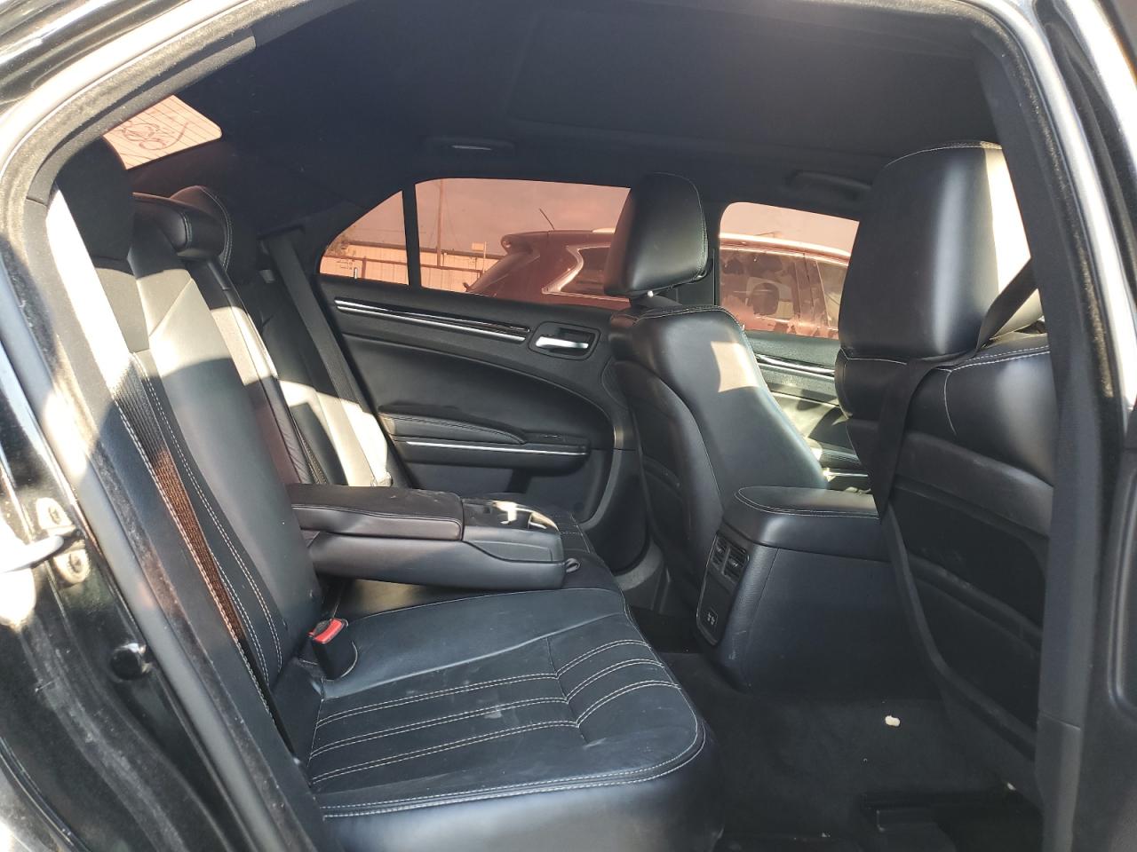 2012 Chrysler 300 - Image 10