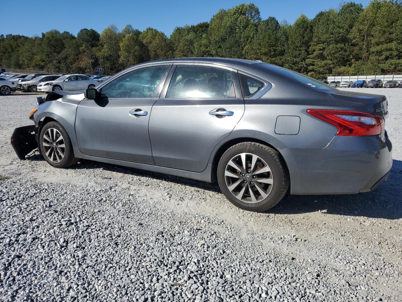 2017 Nissan Altima - Image 2
