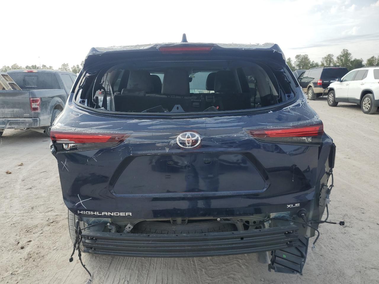 2024 Toyota Highlander Le VIN: 5TDKDRAH9RS535845 Lot: 76117774