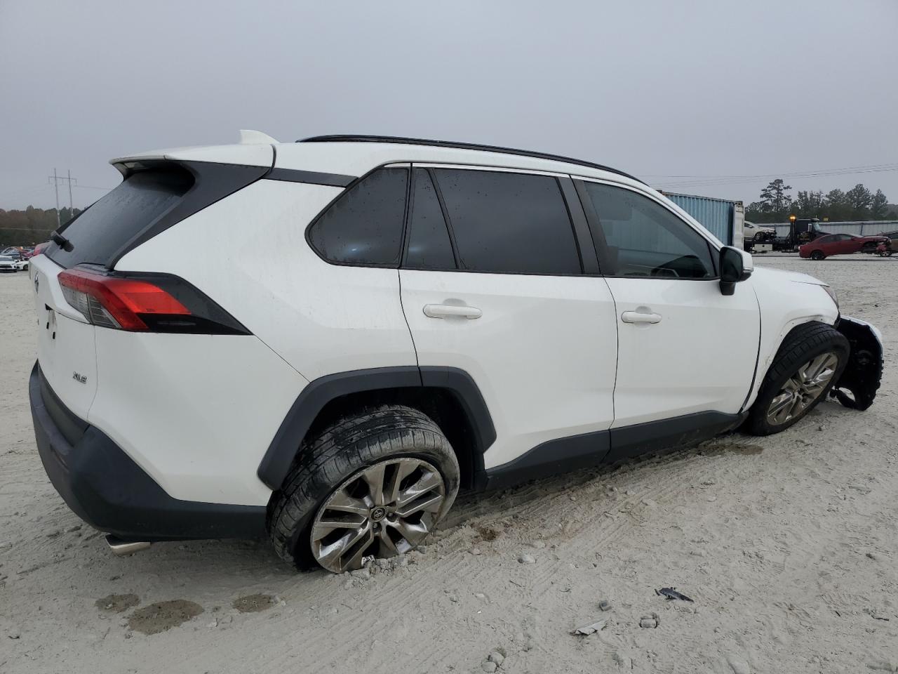 2019 Toyota RAV 4 - Image 3