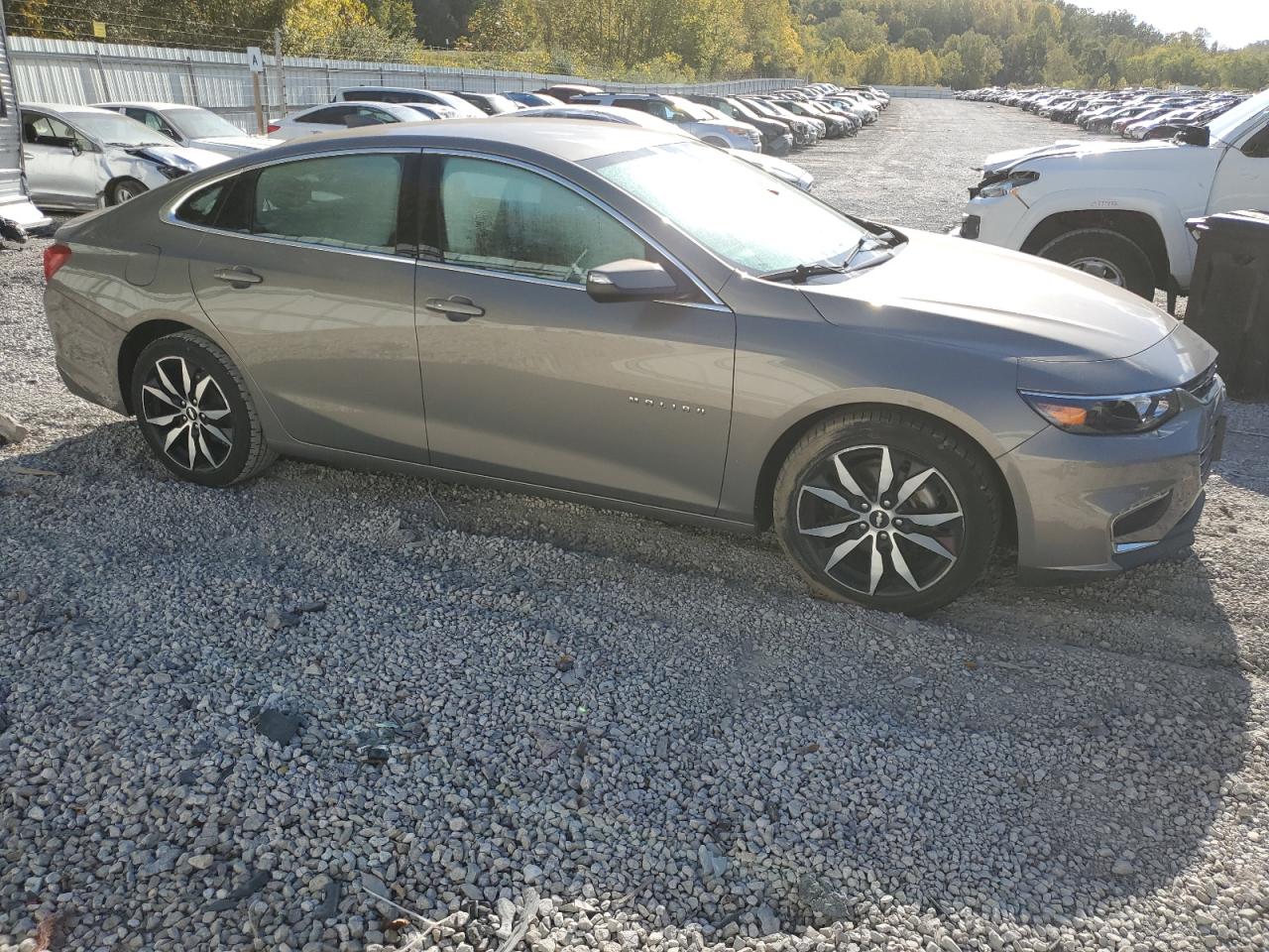 2017 Chevrolet Malibu - Image 4
