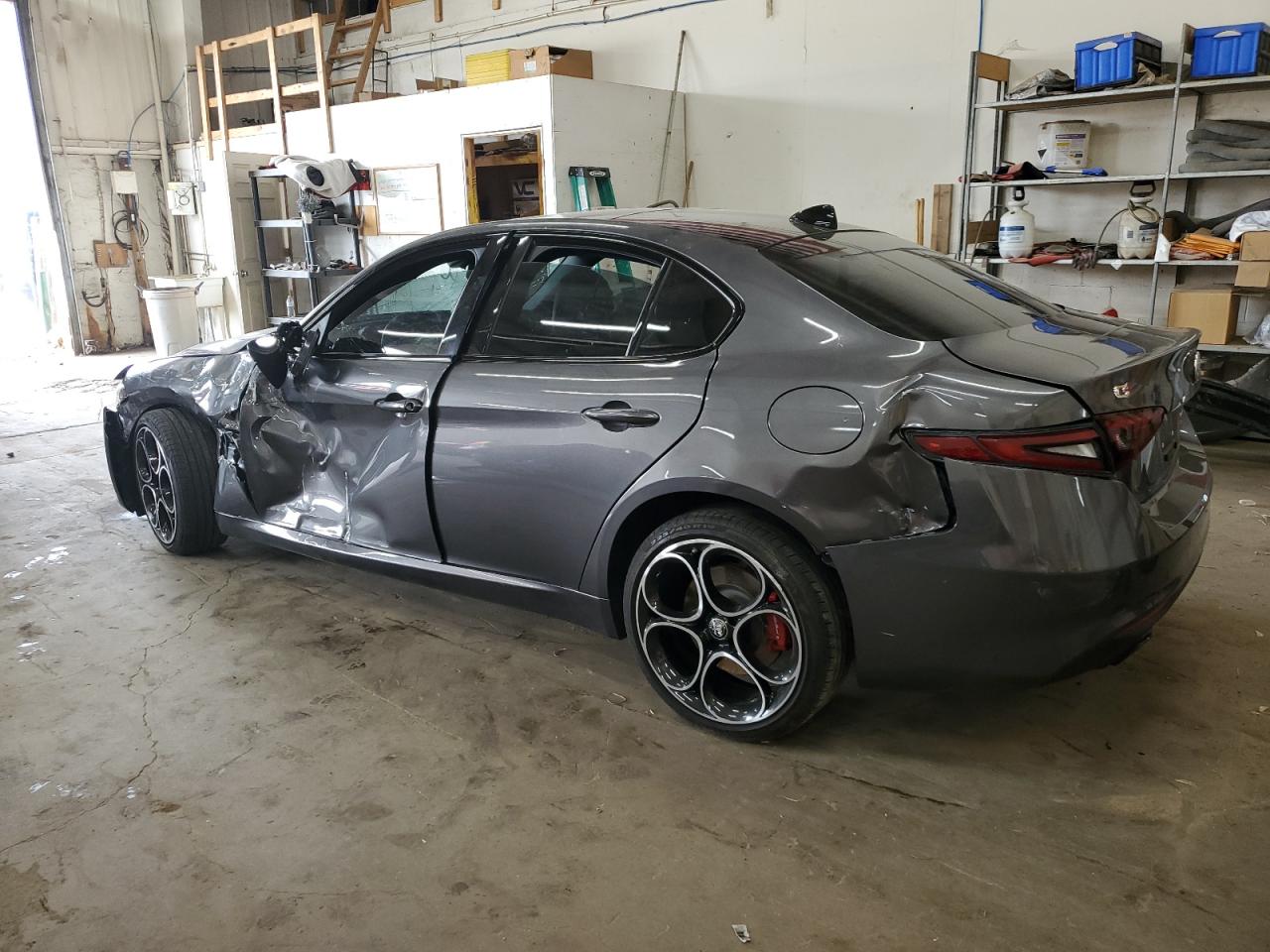 2022 Alfa Romeo Giulia - Image 2