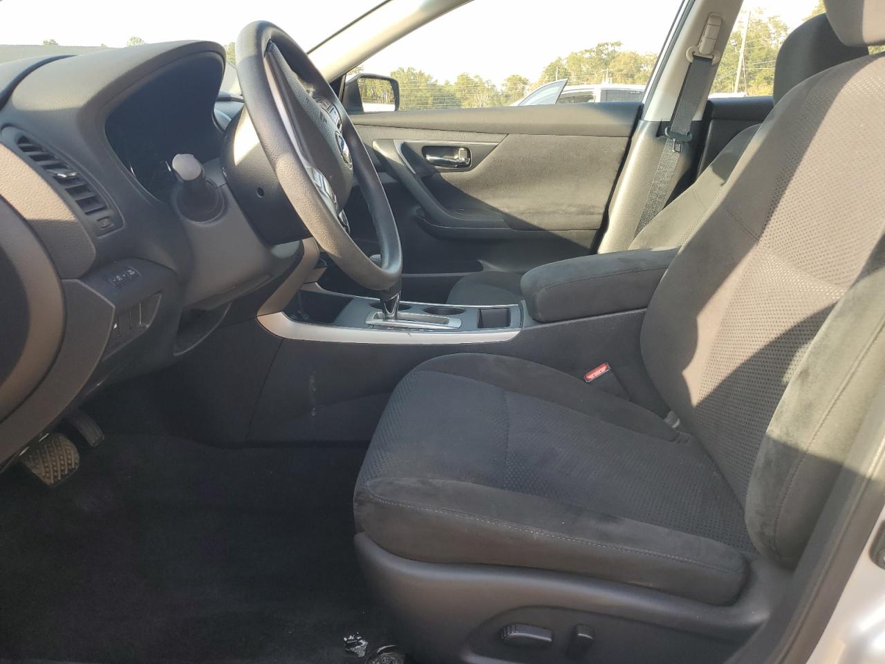 2015 Nissan Altima - Image 7