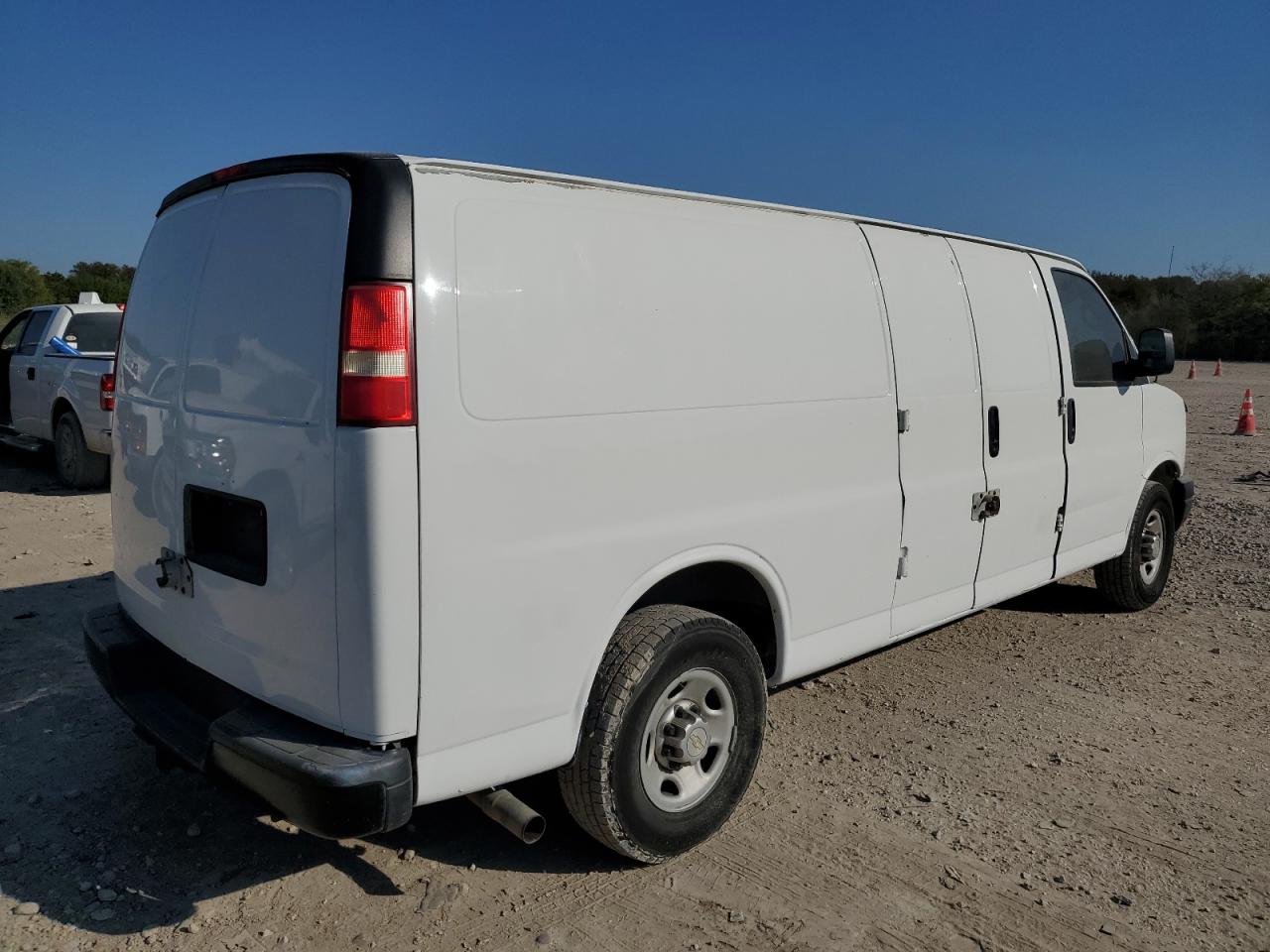 VIN 1GCWGGCA5E1148570 2014 CHEVROLET EXPRESS no.3