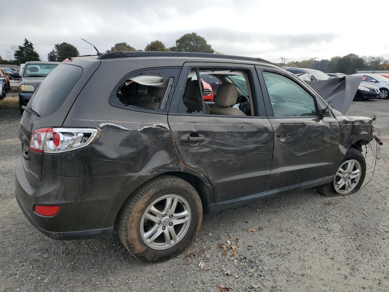 2011 Hyundai Santa Fe - Image 3