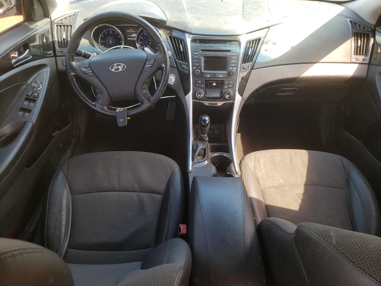 5NPEC4AB2EH877779 2014 Hyundai Sonata Se