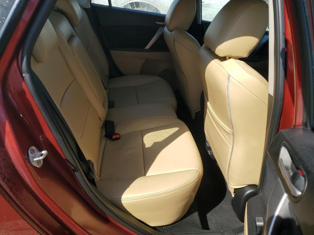 2010 Mazda 3 S VIN: JM1BL1H57A1184015 Lot: 74959944