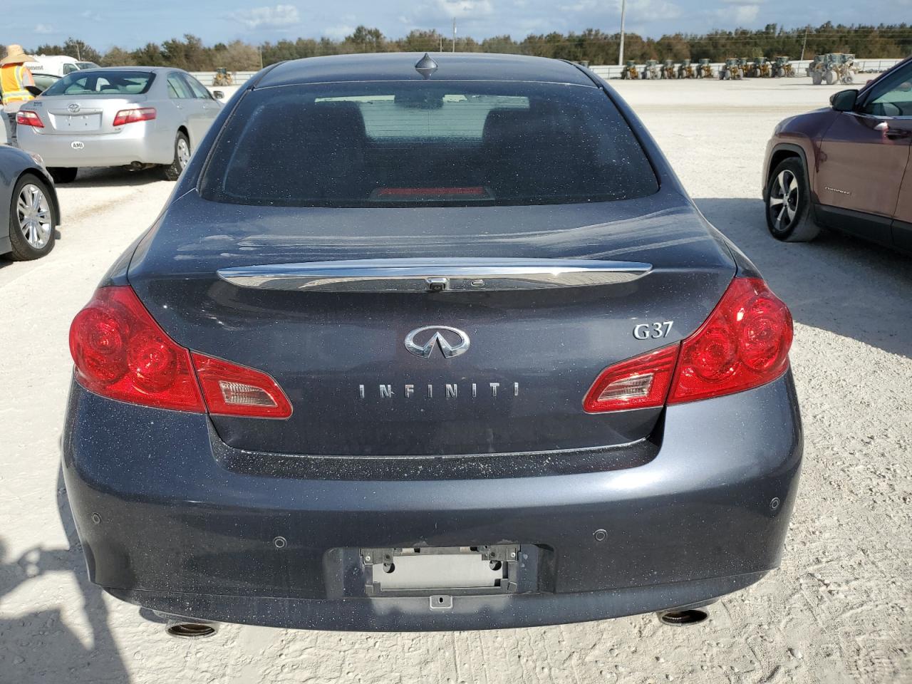 2011 Infiniti G37 Base VIN: JN1CV6AP9BM506938 Lot: 75518484